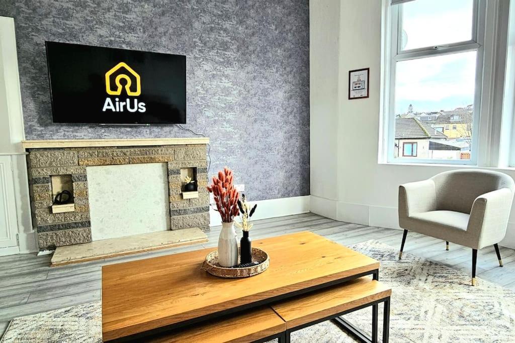 Spacious Haven With Free Parking Glasgow Esterno foto