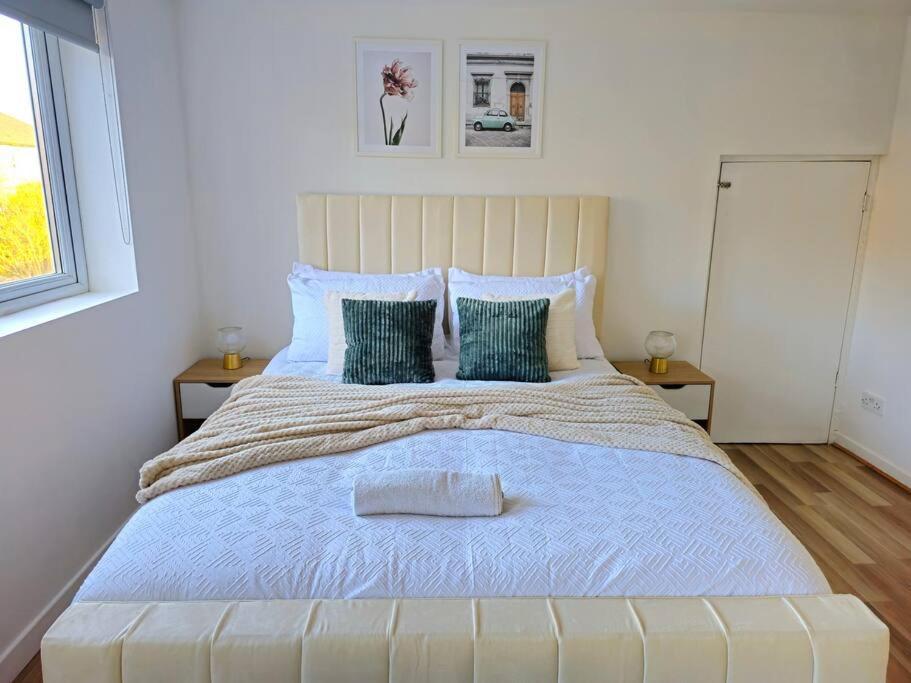 Spacious Haven With Free Parking Glasgow Esterno foto