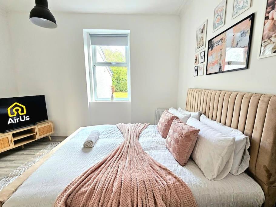 Spacious Haven With Free Parking Glasgow Esterno foto