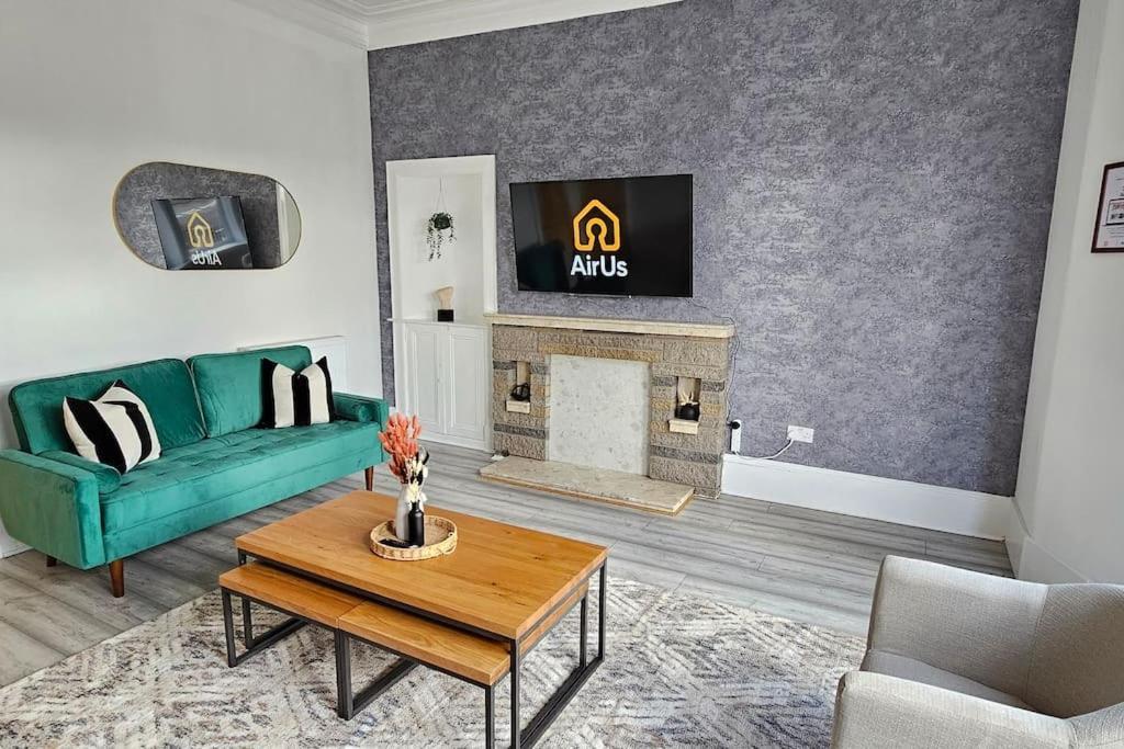Spacious Haven With Free Parking Glasgow Esterno foto