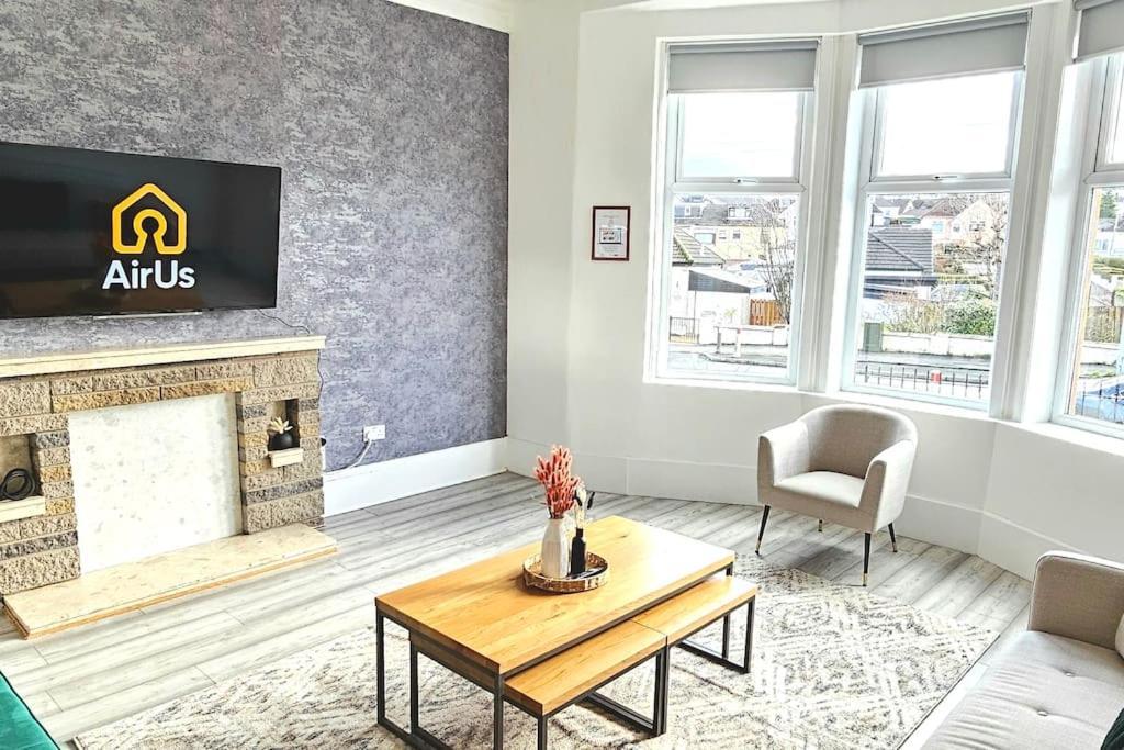 Spacious Haven With Free Parking Glasgow Esterno foto